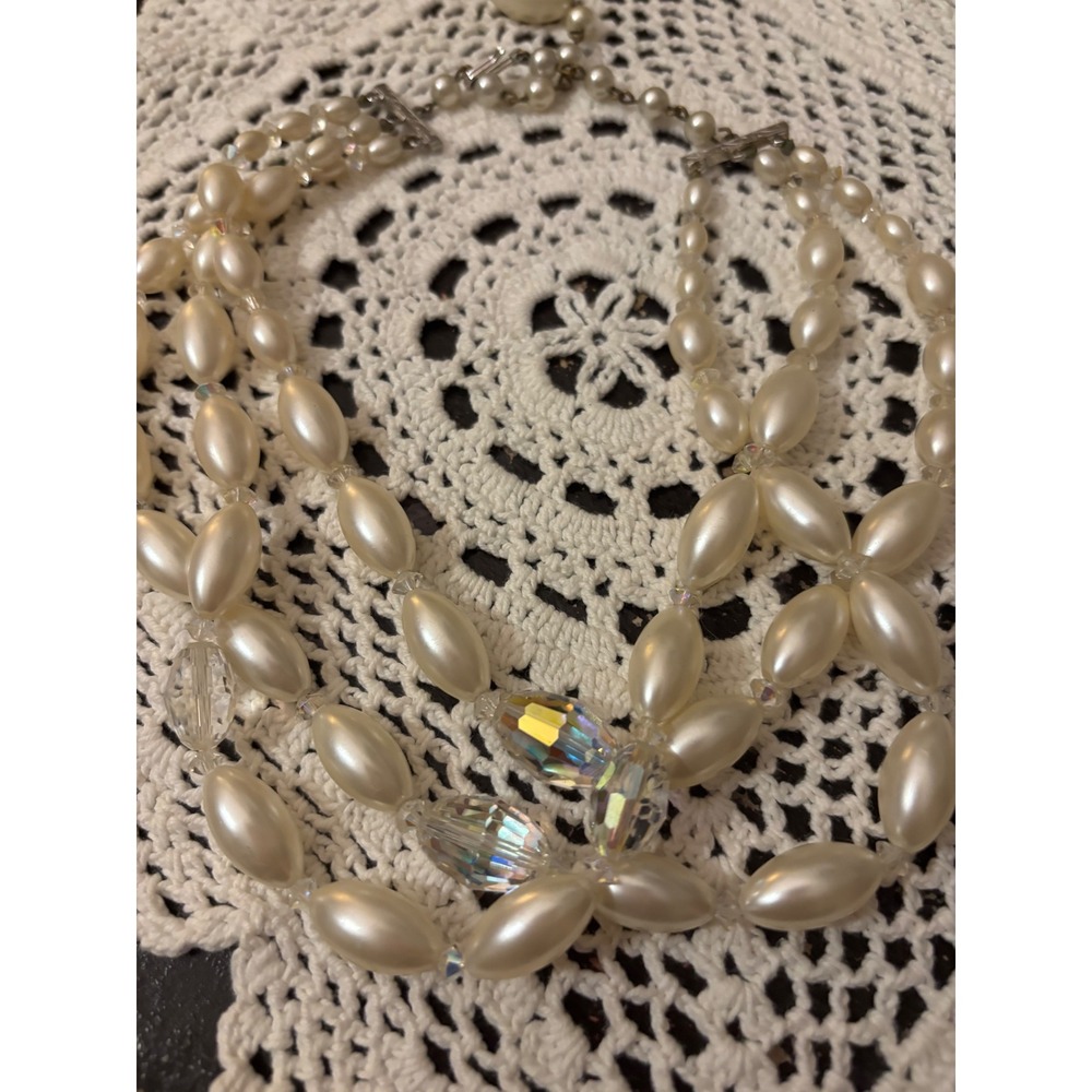 Triple Strand Faux Pearl Rice Bead Necklace AB Crystal Iridescent Cream vintage - Picture 10 of 16